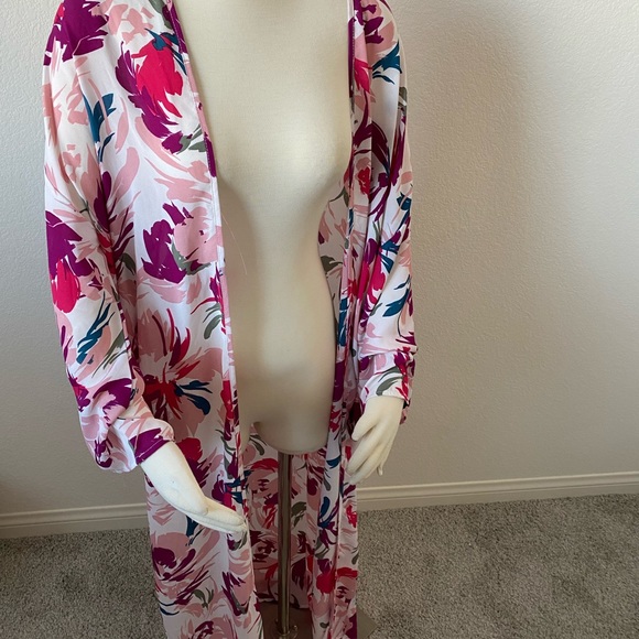 Camino/ Cover-up - Picture 3 of 3